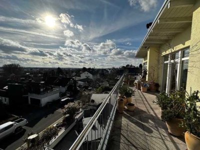 Penthouse im Terrassenhaus-Stil mit Panorama-und Skylineblick am Berger Hang in Bestlage