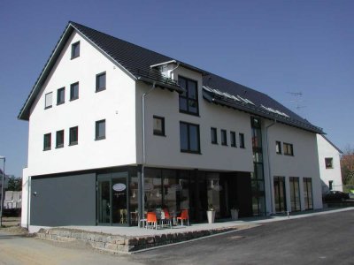 Moderne 3,5-Zimmer-Wohnung mit 15 m² Balkon und Aufzug