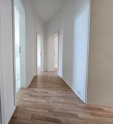 Renovierte Erdgeschosswohnung mit Balkon zur Selbstnutzung oder Kapitalanlage!