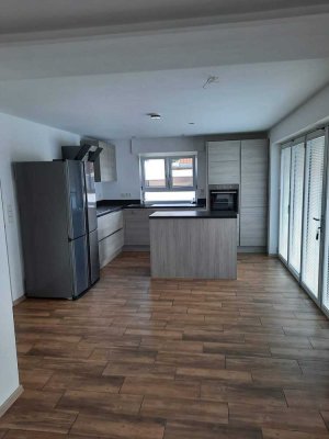 Schön geschnittene, vollklimatisierte und helle 3 1/2 Zi-Whg