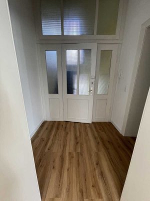 Zentrale Altbauwohnung in ruhiger Lage mitten in Düsseldorf