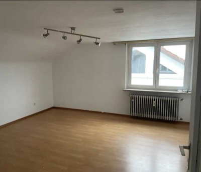 Geschmackvolle 1,5-Raum-DG-Wohnung in Pforzheim