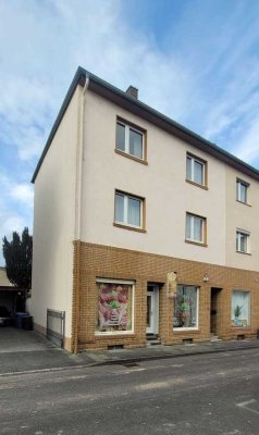 Wohn-/ Geschäftshaus mit Innenhof in Kelkheim-Mitte