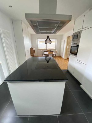 2-Zimmer-Übergangswohnung mit Balkon & Einbauküche – Sofort bezugsfrei!