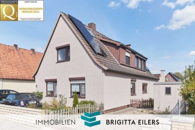 Achim - Charmant gestaltetes 2-Familienhaus mit großem Garten, Pool, PV-Anlage und Doppelgarage