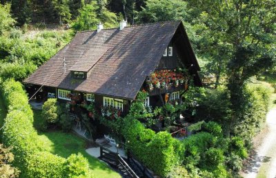 Traumhafter Schwarzwaldhof als Wohnhaus, mit großem, parkähnlichem Grundstück