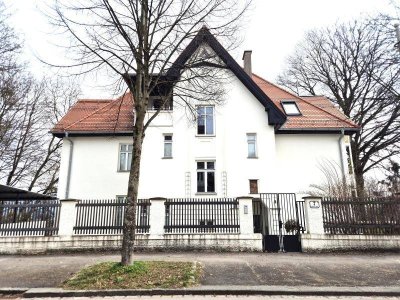 Altbaujuwel auf der Gugl! 160 m² WNFL + 12 m² Balkon, Küche möbliert, barrierefrei! Klima! Garage optional!