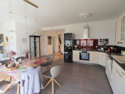 Pures Wohnvergnügen in ruhiger Lage! Großzügige 3-Zimmer-Wohnung mit Balkon in Oberforstbach!