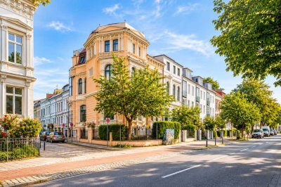 BEL ÉTAGE WOHNUNG IN BEEINDRUCKENDER GRÜNDERZEITVILLA