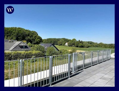 Penthouse-Feeling mit Dachterrasse und Blick ins Grüne: Einbauküche, Tageslichtbad, Gäste-WC, Aufzug