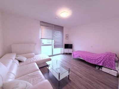KURZFRISTIG BERUFSPENDLER AUFGEPASST MODERNES APARTMENT 2.OG MIT AUFZUG UND EINBAUKÜCHE OHNE BALKON