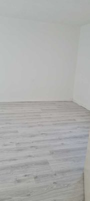 1000 € - 94 m² - 3.0 Zi.