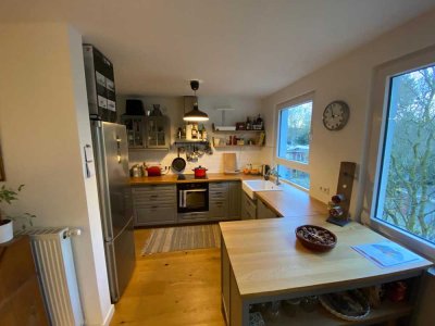 2 Zimmerwohnung + Wohnküche mit Balkon zum Südpark!