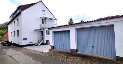 Schönes saniertes Zweifamilienhaus mit Gästezimmer, Garage, Terrasse, Balkon in Erfenbach!