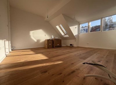 Einzigartige Dachgeschosswohnung in Moabit – Wohnen und Investieren vereint