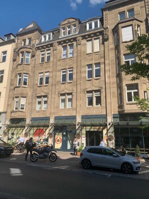 Zentrale Lage - ca 89 m² - 2 ZKB