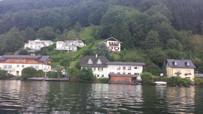 Einmalige 2-Zimmer-Wohnung mit Badesteg und EBK ab sofort