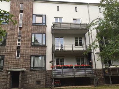 Sanierte 2 Zimmerwohnung mit Balkon und EBK, Denkmalgeschützes Haus