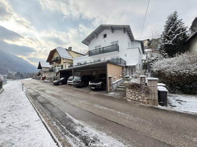 Mehrfamilienhaus in sonniger Grünruhelage in Gmunden – 3 Wohneinheiten, Carport, Garten &amp; Bergblick!