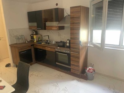 Helle und schöne 2-Zimmer-Wohnung mit Wohnküche und vollständiger Möblierung