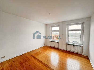Hochwertige 3-Zimmer-Wohnung in der Schelfstadt zu vermieten, Dielenfußboden, Einbauküche