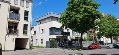 Helle Etagenwohnung sucht neuen Mieter.