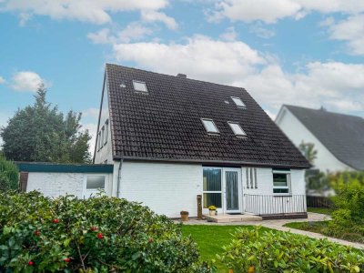 Erdgeschosswohnung in ruhigem Zweifamilienhaus mit überdachter Terrasse & Carport
