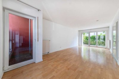 RUHIG & ZENTRAL IN BAD HOMBURG! Wohnung über zwei Etagen mit Küche, Terrasse & Stellplatz