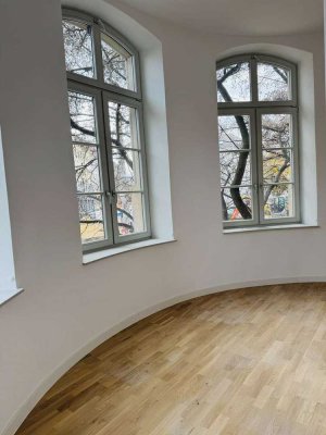 ***ERSTBEZUG NACH SANIERUNG~2 RÄUME~AUFZUG~STELLPLATZ***