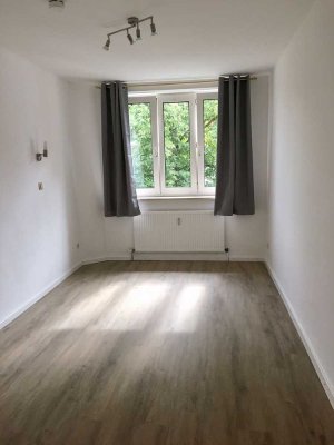 gepflegte 3 Zimmer-Wohnung (WG geeignet)