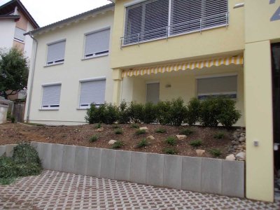 Ansprechende und vollst. renovierte 2-Zimmer-Erdgeschosswohnung mit geh. Innenausstattung mit EBK