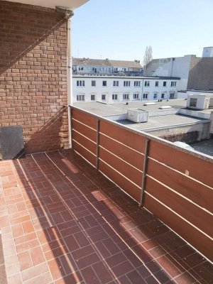 1.OG mit Aufzug, barrierefrei,, grosser Südbalkon, barrierefrei!