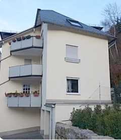 GERÄUMIGE 3-ZIMMER-WOHNUNG MIT  TERRASSE UND GROSSEM BALKON