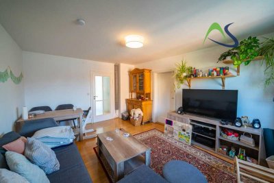 Lichtdurchflutete Vierzimmerwohnung in Innenstadtnähe mit Balkon