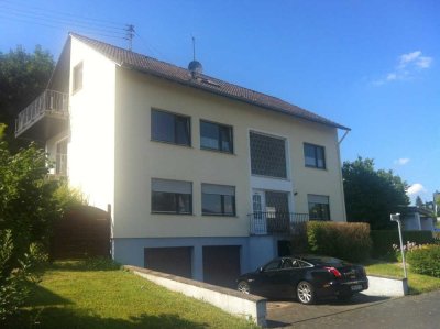 Großzügige Wohnung, lichtdurchflutet, ruhig, Garten, Terasse, Top-Sanierung 2014, Garage