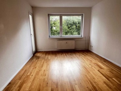 Bezugsfreie 2-Zimmer-Wohnung am Teltowkanal - ruhig gelegen und gut angebunden