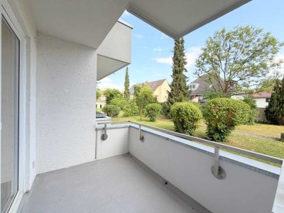 Ruhige Lage am Olympiapark und BMW ! Renovierte 2 Zimmer-Wohnung mit Süd-Balkon in Schwabing-West