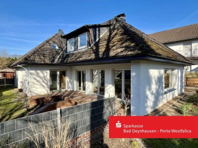 Geräumiger Bungalow mit Einliegerwohnung in ruhiger Lage