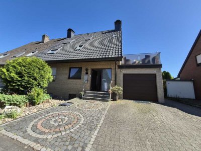 *Exklusivität* großzügiges Zweifamilienhaus mit idyllischem Garten