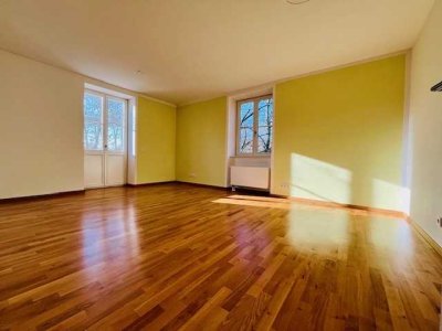 Wunderschöne Eigentumswohnung in Kladow! Balkon, Parkett, Stellplatz uvm.. ab sofort frei!