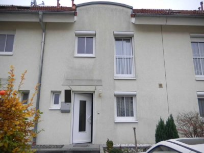 Schönes 4-Zimmer-Reihenhaus mit Küche in Hanau