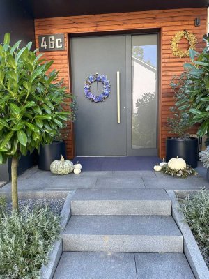 Stilvolle, neuwertige 1-Zimmer-Wohnung mit Terrasse und EBK in Detmold