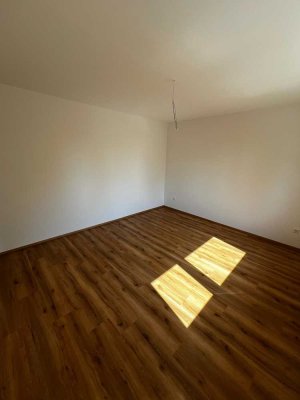 Komplett renovierte  3,5-Zimmer-Wohnung mit gehobener Innenausstattung mit Balkon in Konstanz
