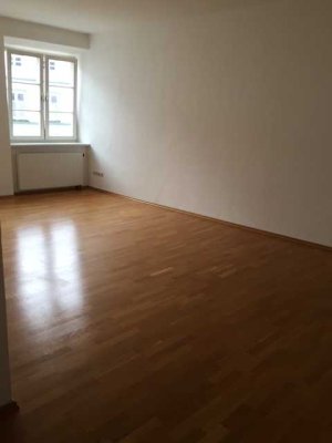 Geschmackvolle, gepflegte 3,5-Zimmer-Wohnung in Bad Tölz für 2 max. Erwachsen mit 2 Kinder