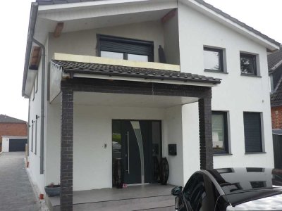 Top Einfamilienhaus mit Balkon in Osterrönfeld