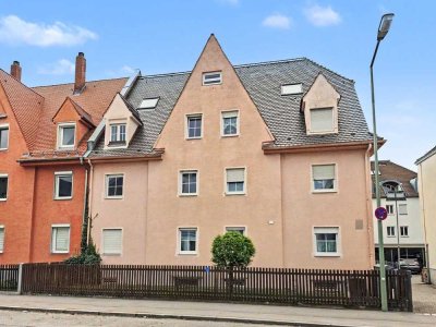 Neuwertige 2-Zimmer-DG-Wohnung im "Loftstil" mit kleiner Dachterrasse in Augsburg-Pfersee