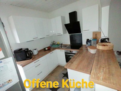 Großzügiges 4 Zi. Wohnerlebnis mit Charme und Komfort und mit uneinsehrbarer Dachterrasse