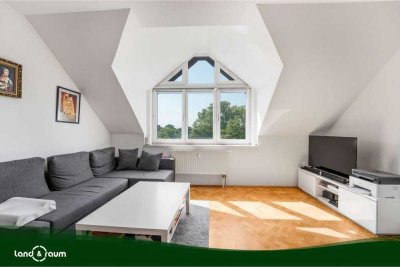Lichtdurchflutete Dachgeschosswohnung in gefragter Lage