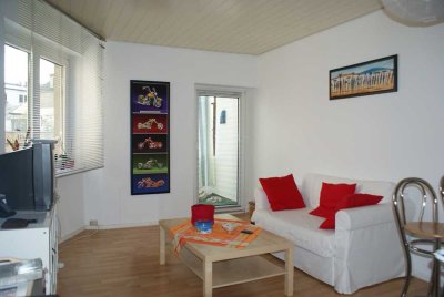 +++Helle und gemütliche 2 Zimmer Wohnung,neues Bad, Balkon,Einbauküche, ruhige Lage+++
