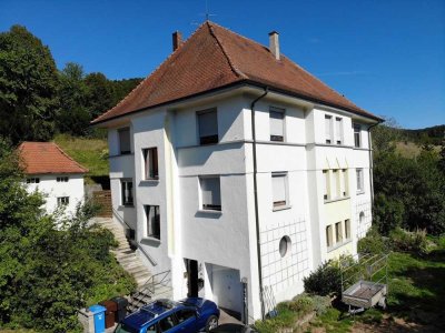 Stilvolles Zweifamilienhaus in Albstadt mit 1.531 m² Grund